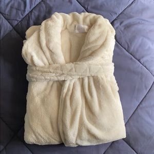 NWOT Ellen Tracy Plush Bathrobe
